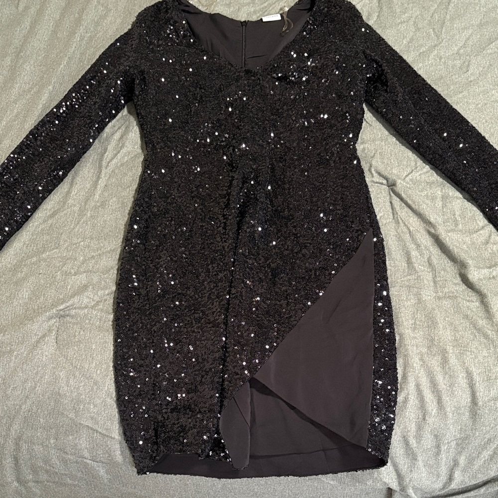 Elegant Black Sequin Long Sleeve Dress